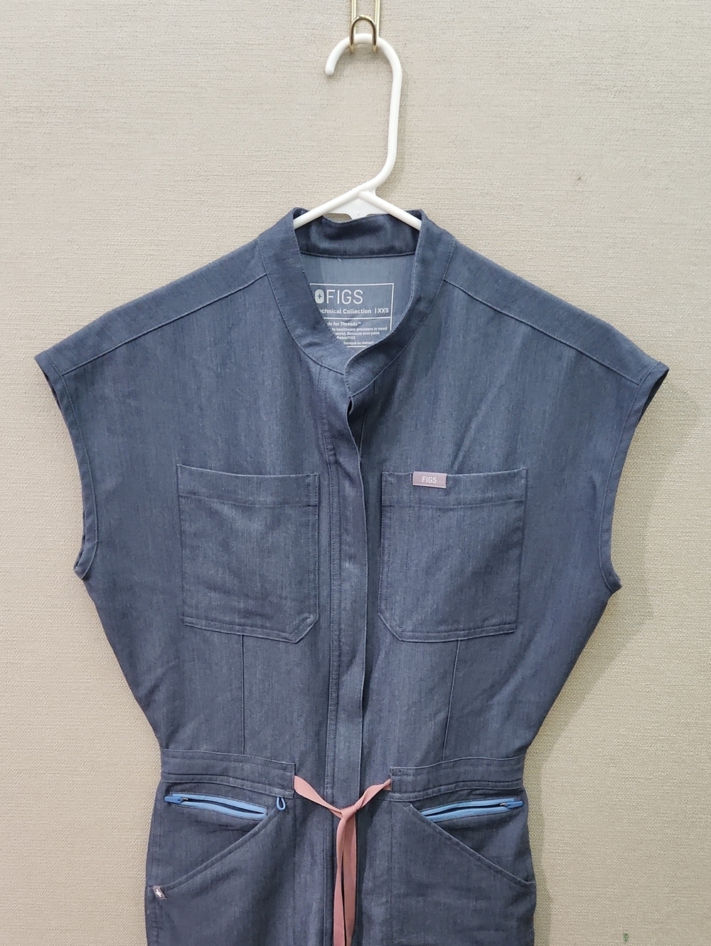 Figs Rafaela Cargo Scrub Jumpsuit Size XXS - Picture 3 of 16